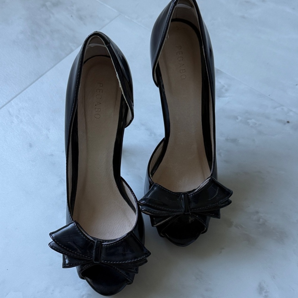Peep Toe Black Heels